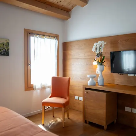 Hotell Borgo Ronchetto 4*